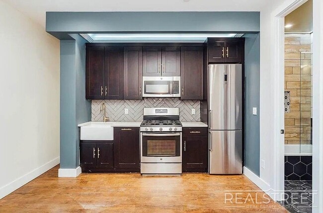 Building Photo - 104 Central Ave