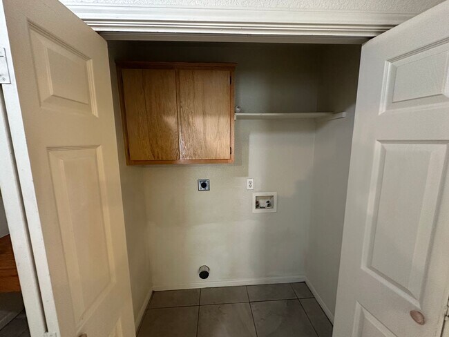 Building Photo - 2609 Vernice Loop