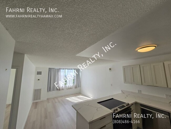 Building Photo - Beautifully Remodeled 1-Bedroom Condo with...