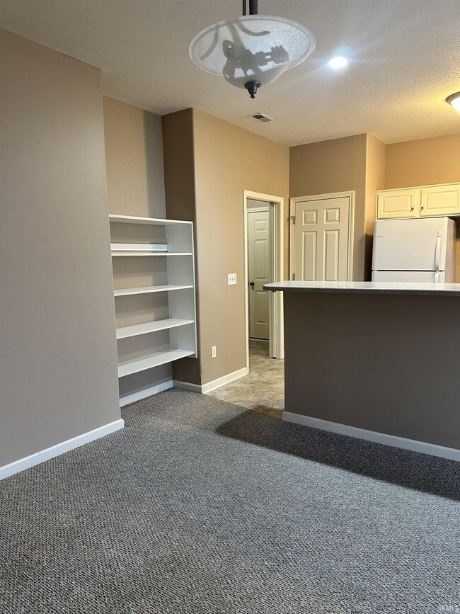 Building Photo - 315 Victoria Station Way