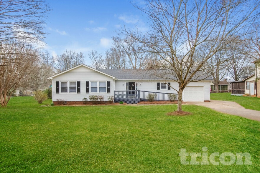 Building Photo - 605 Colorado Ct