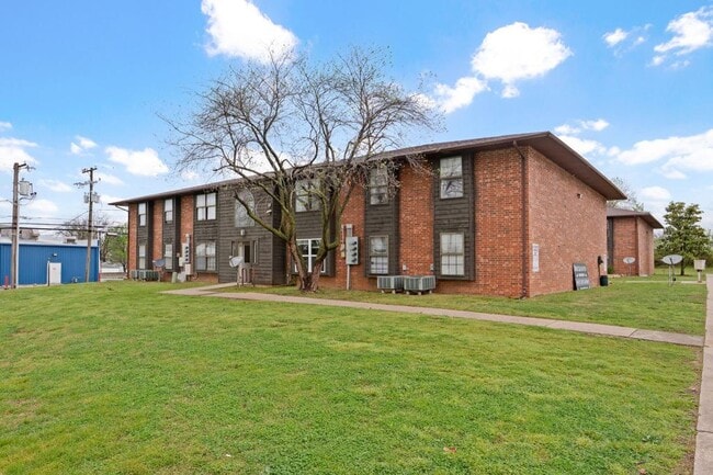 Building Photo - 1221 S Park Ave
