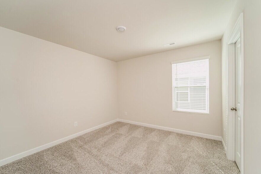 Building Photo - 14220 Laughing Gull Dr