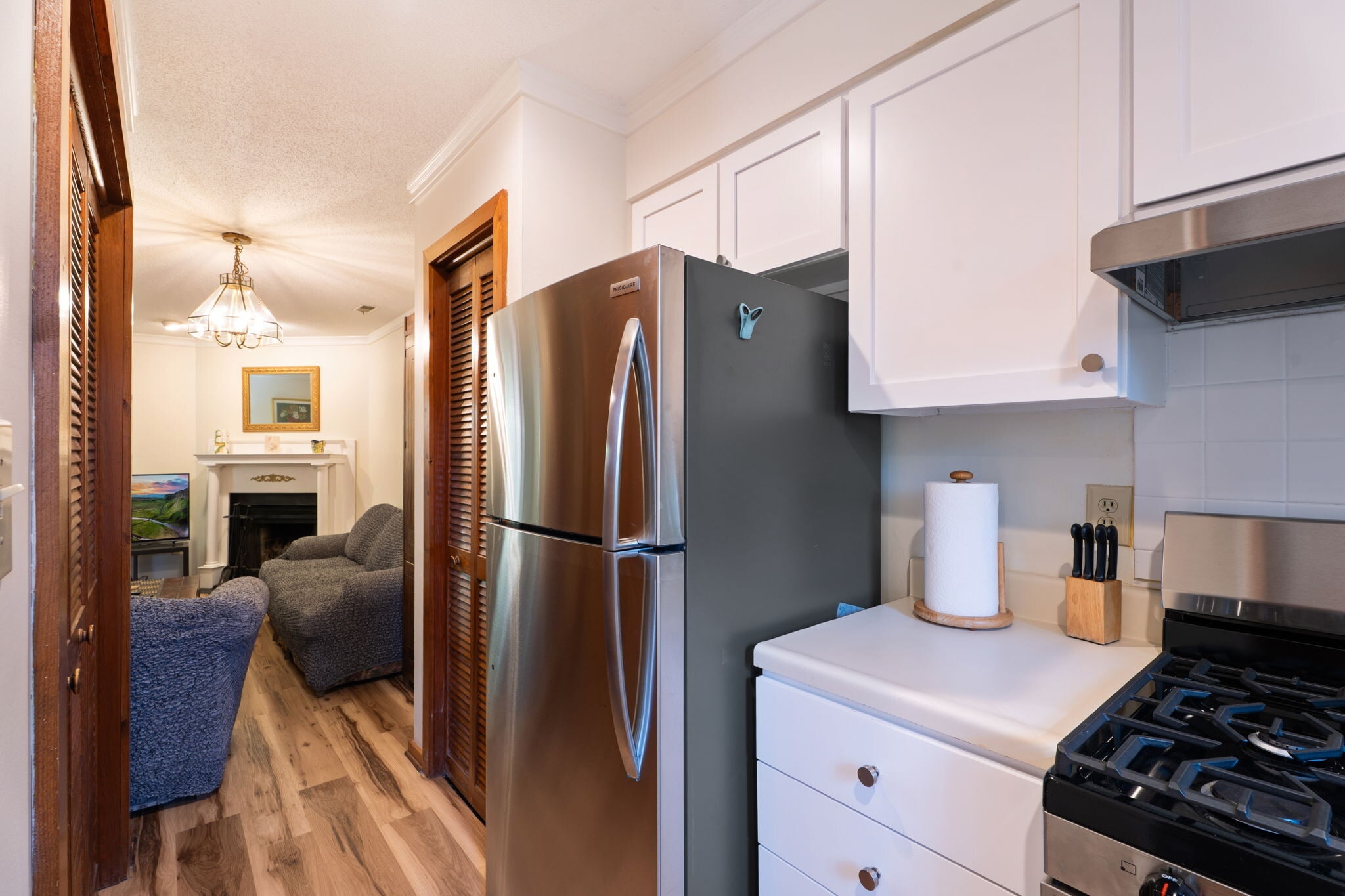 Building Photo - 609 Hillsborough St