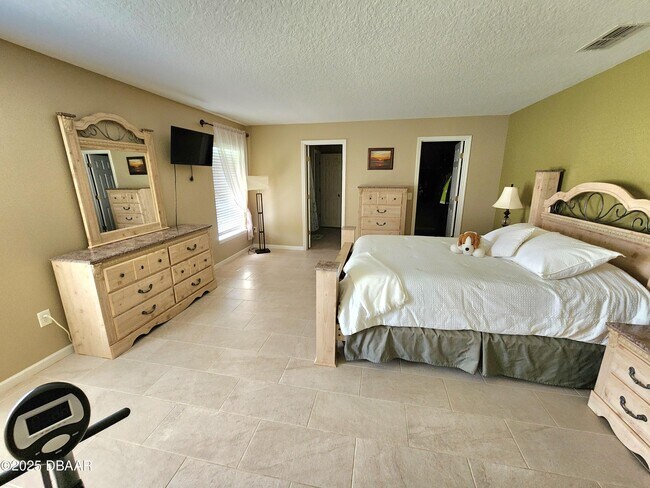 Building Photo - 260 Bayberry Lakes Blvd