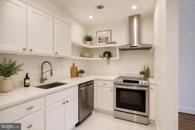 Building Photo - 2209 Washington Cir NW