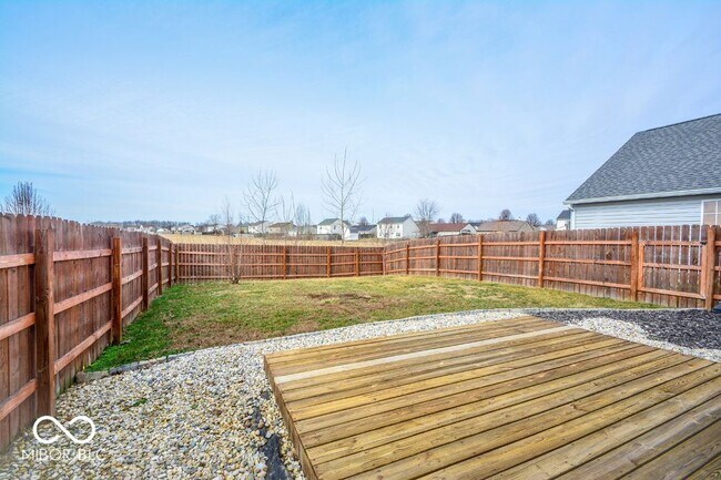 Building Photo - 1994 Falcon Ct