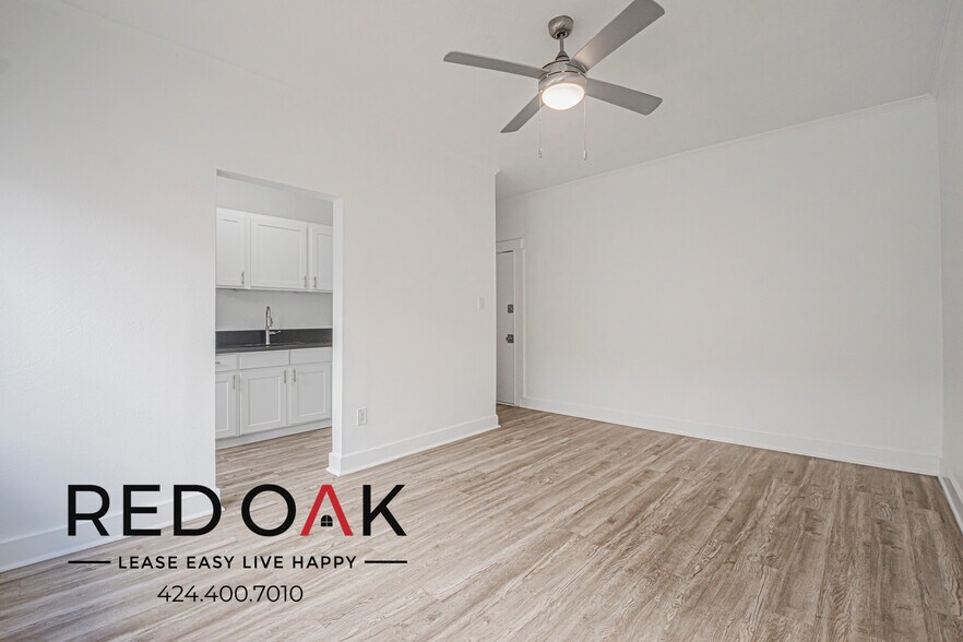 Building Photo - 822 S Park View St