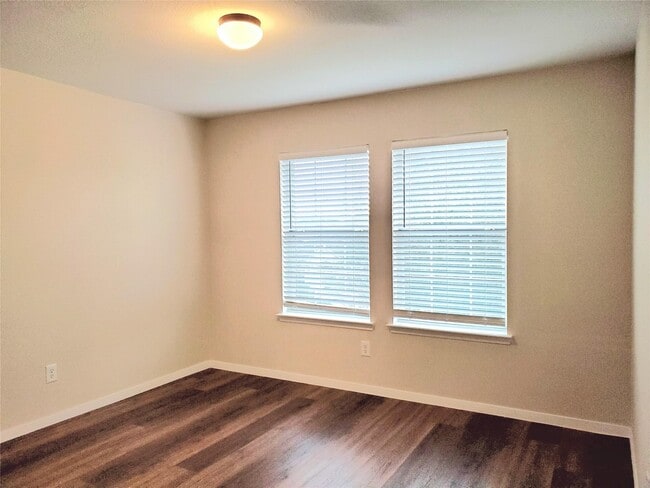 Building Photo - 14238 Englewood Park Ln