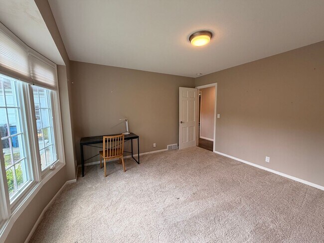 Building Photo - Forest Hill Schools - executive home