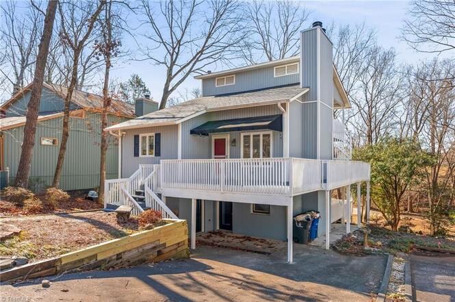 Building Photo - Room in House on Merry Oaks Trail