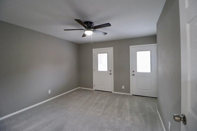 Building Photo - 11550 Chimney Rock Rd