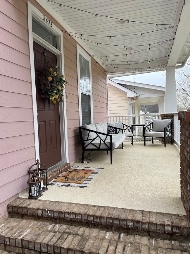 Building Photo - 2476 Lantana Ln