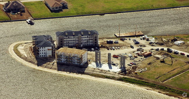 Building Photo - Lakeshore Cove Condos