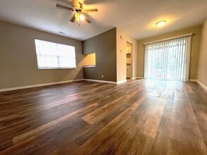 Building Photo - Express Apartments