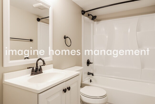 Building Photo - Pet-Friendly 3 Bedroom Home in Madeira