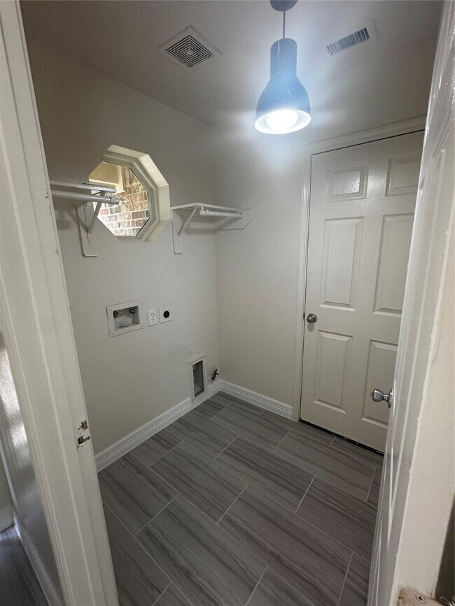 Building Photo - 6807 Whitbourne Meadow Ln