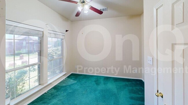 Building Photo - 2210 Elm Falls Pl