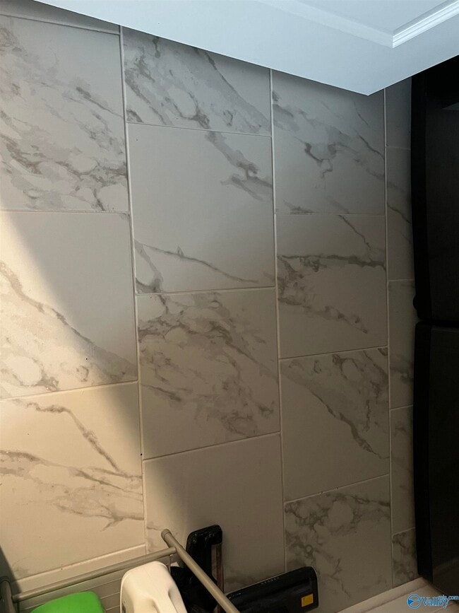 Building Photo - 111 Shylock Ln