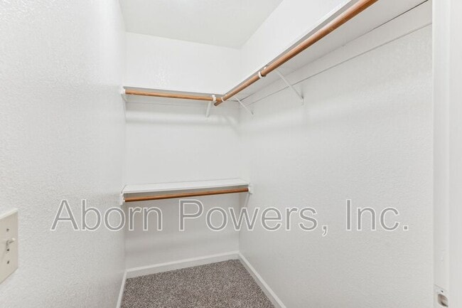 Building Photo - 2529 Greenwood Ln