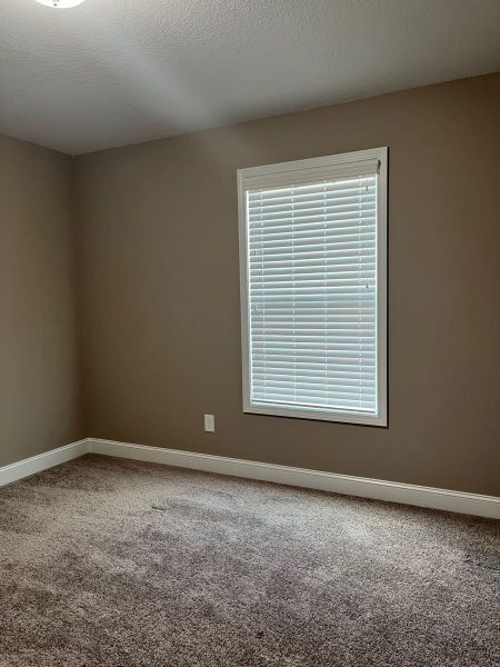 Building Photo - Ely Park Subdivision 3 bdrm/2.5 bath