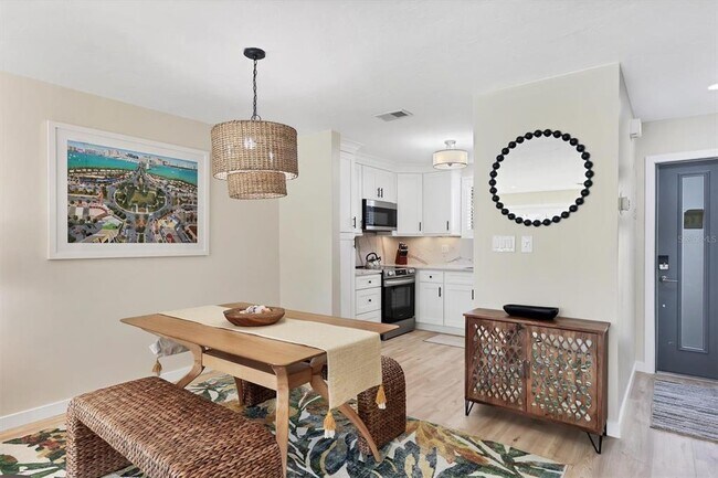 Building Photo - 500 S Washington Dr