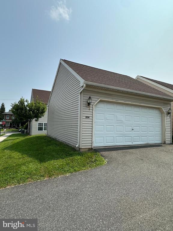 Building Photo - 204 Tulpehocken Ave
