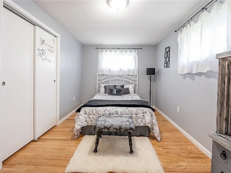 Building Photo - 4974 PA-982