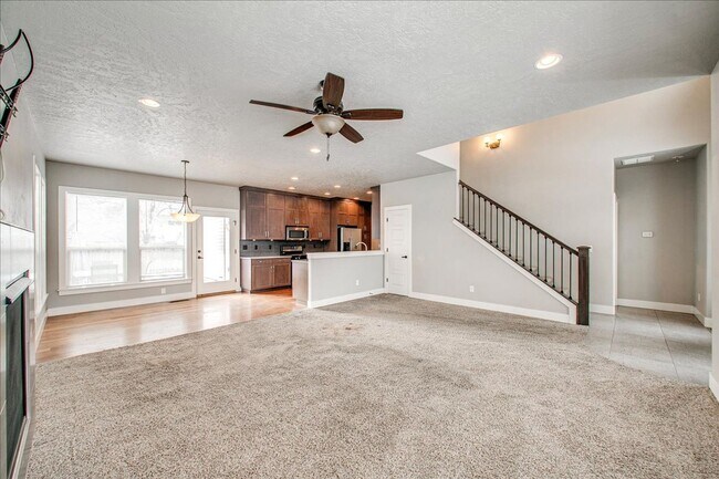 Building Photo - Modern 2 Story Home in North End!