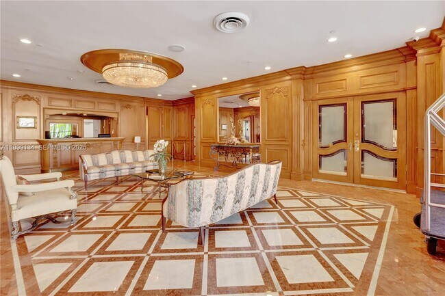 Building Photo - 700 Biltmore Way