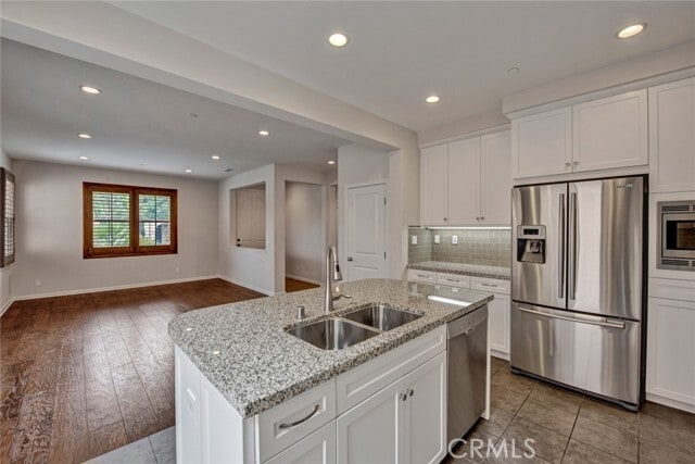 Building Photo - 135 Rose Arch