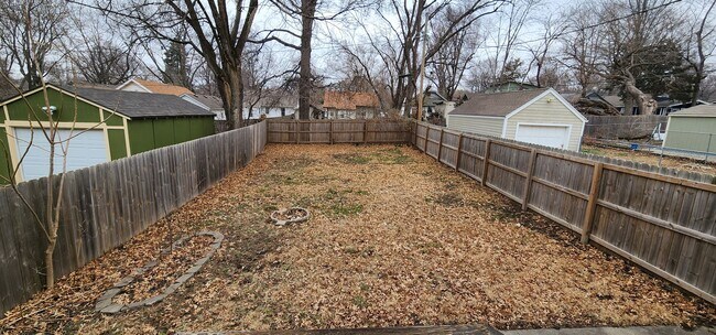 Building Photo - Wonderful 3 bed 2.5 Bath in Waldo! Availab...