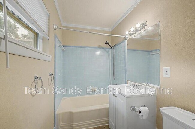 Building Photo - 560 N 72nd Ave