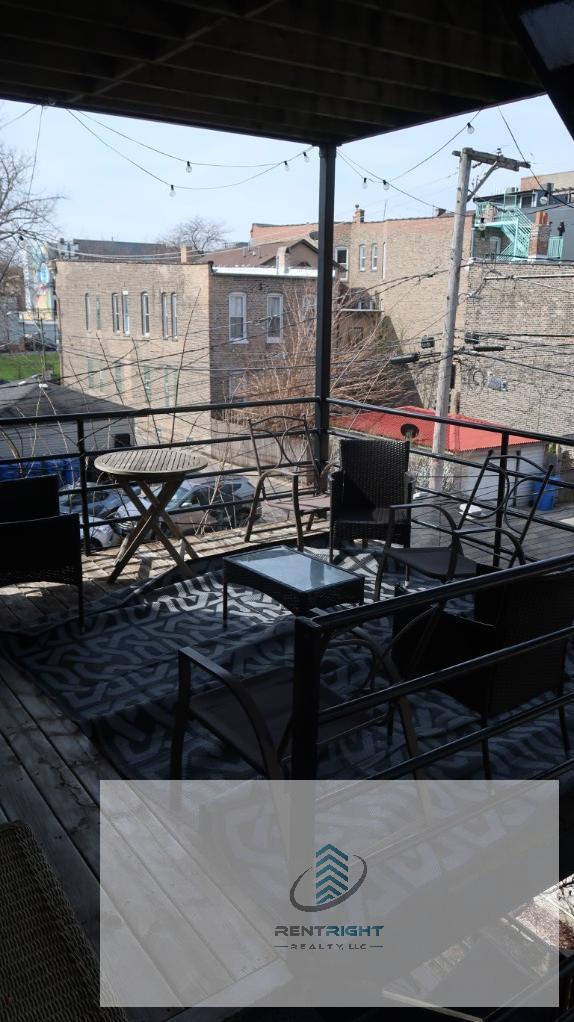 Building Photo - 850 N Wood St