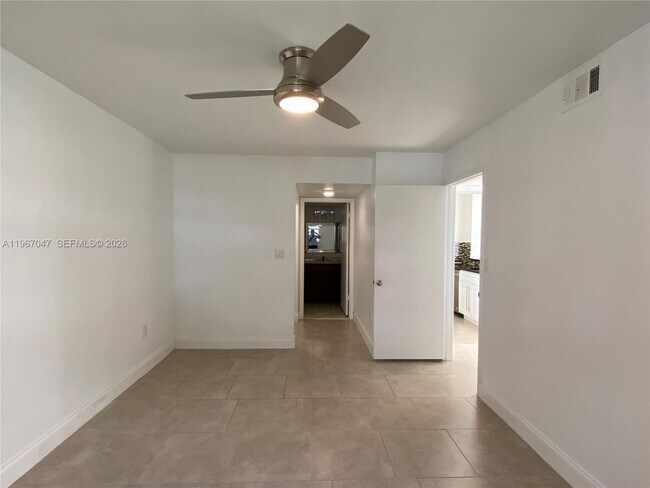 Building Photo - 2841 N Oakland Forest Dr