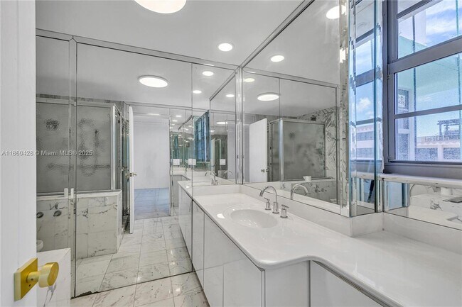 Building Photo - 5255 Collins Ave