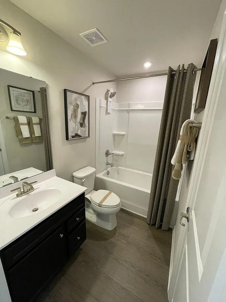 Building Photo - 420 Park Ave