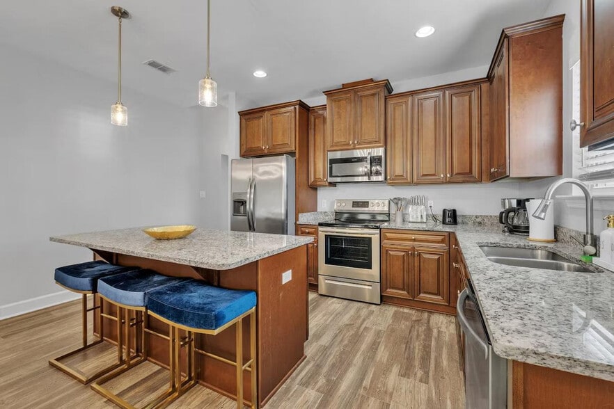 Building Photo - 954 Indigo Creek Way