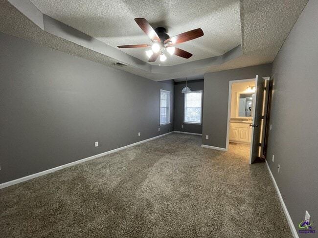 Building Photo - 308 Cosmos Ave