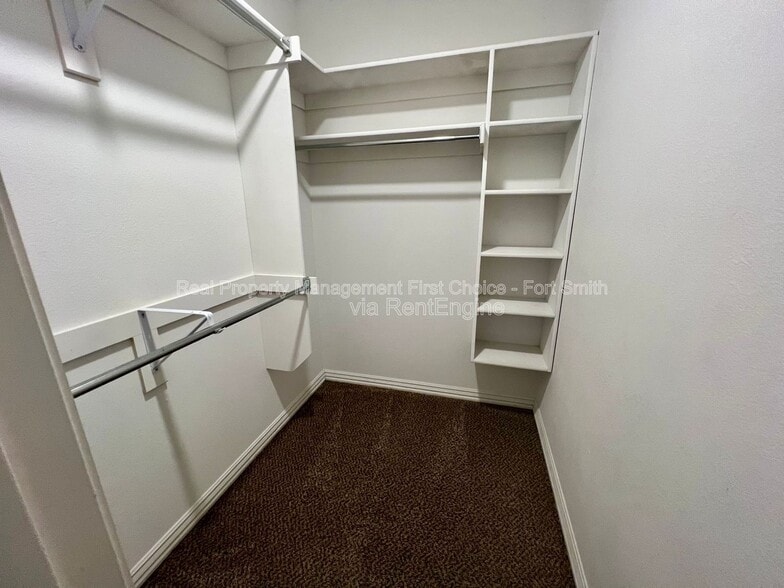 Building Photo - 6617 Leightyn Ln