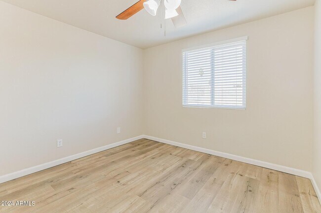 Building Photo - 1530 W Boise Pl