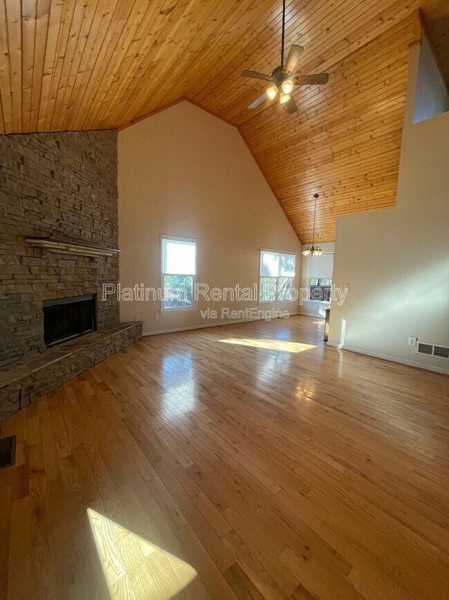 Building Photo - 265 Hound Dog Ln