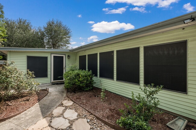Building Photo - 7419 Pipers Bluff