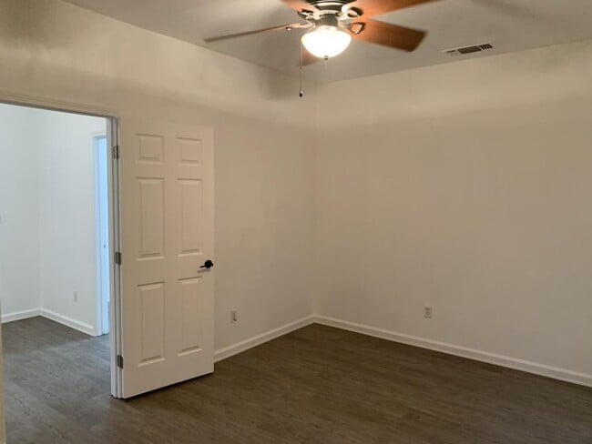 Building Photo - 353 Ellison Pl