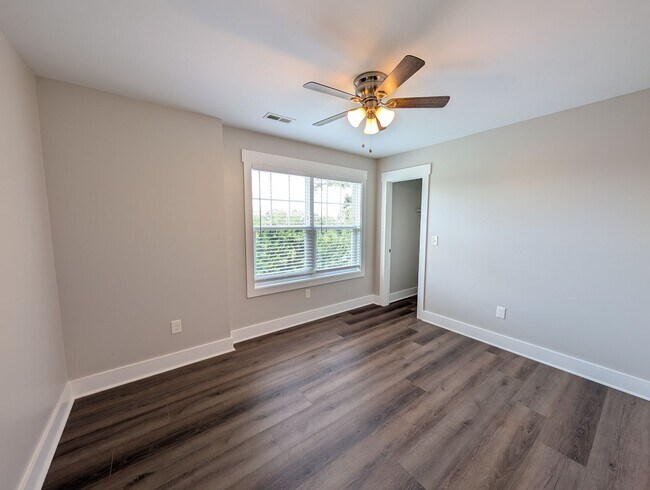 Building Photo - Asheville Rental-Oakley Area