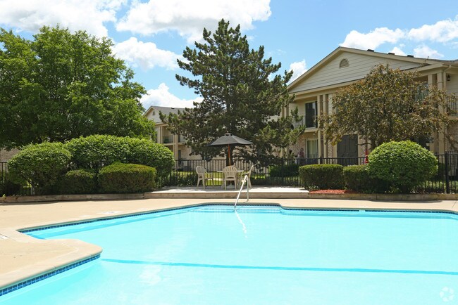 Primary Photo - 882 N Salem Dr