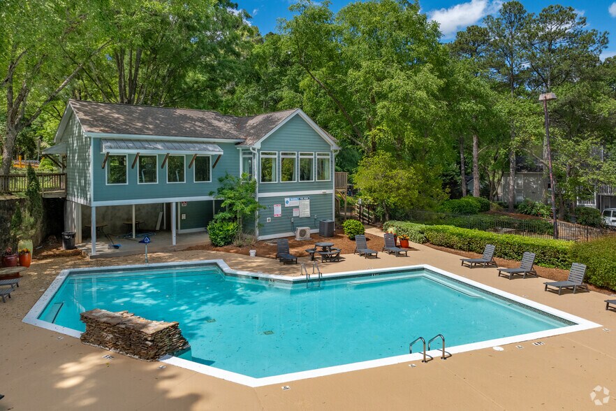 Pool - Capella Apartment Homes