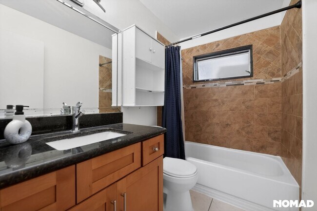 Building Photo - 3BR Modern Orlando 32824 Some Utilities Inc.