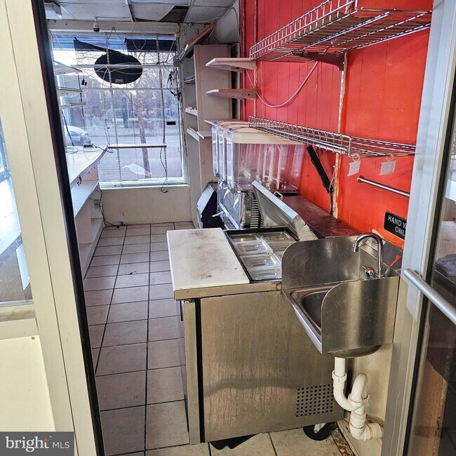 Building Photo - 5307 York Rd