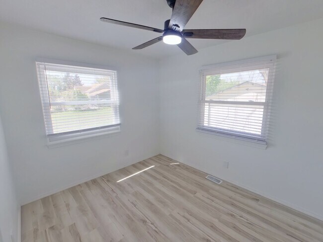 Building Photo - Remodeled 5BR Wichita Home for Rent - Pet Friendly!